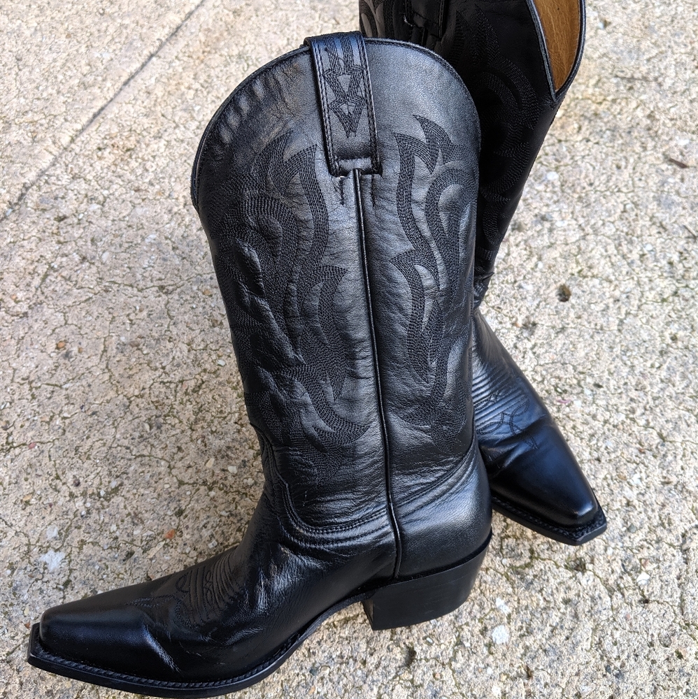 12" Shyanne 7.5B Snip Toe Black Western Boots